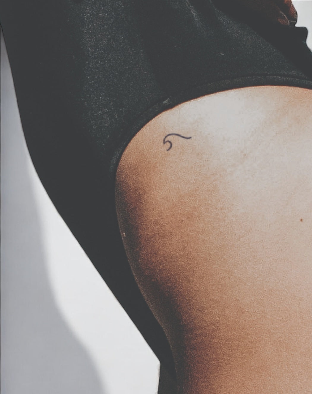Little Wave - Semi-Permanent Tattoo